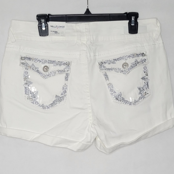 Juniors' WallFlower Curvy Bling Shorts - Picture 5 of 8